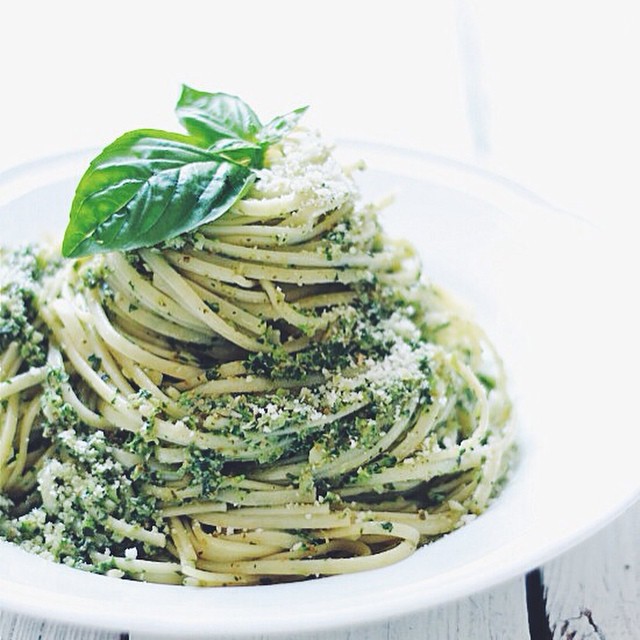 Fresh Basil Pesto With Parsley & Pine Nuts Served With Linguine Fini