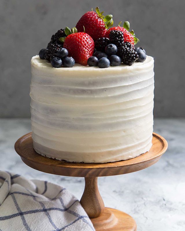 Birthday Cake Cheesecake - The Itsy-Bitsy Kitchen