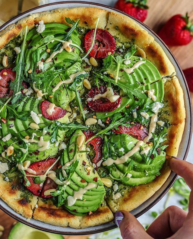 Sweet Potato Crust Pizza with Pesto, Avocado, and Balsamic Strawberries ...