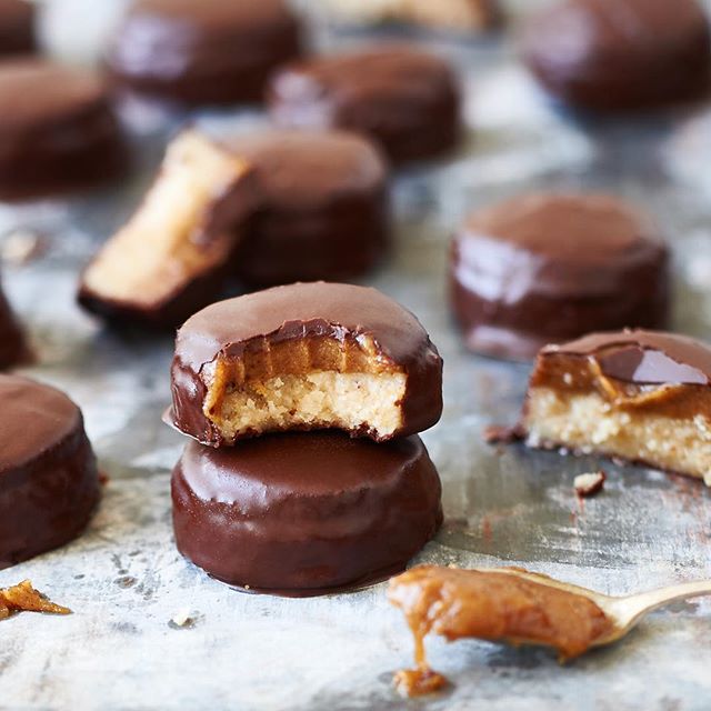 Chocolate Caramel Biscuits recipe