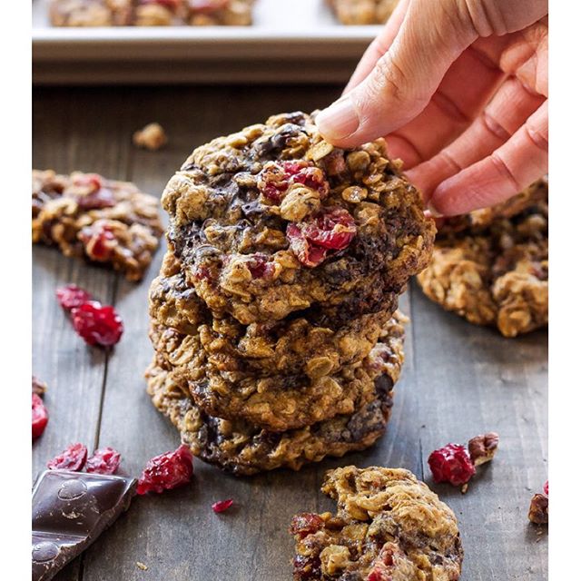 Oat Dark Chocolate Chunk Cranberry Cookies by reciperunner Quick