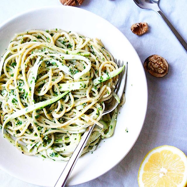 Spaghetti With Zoodles And Fresh Walnut Kale Pesto by sesu_chops