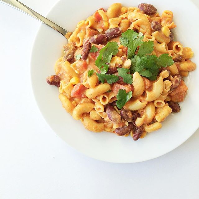 Southwest Macaroni & Cheese With Kidney Beans, Sriracha & Corn Recipe