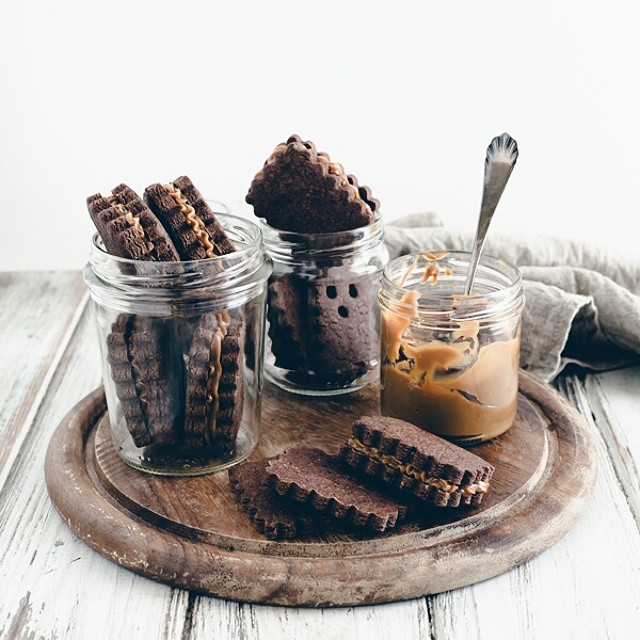 Chocolate Dulce De Leche Sandwich Cookies by oggipaneesalame Quick