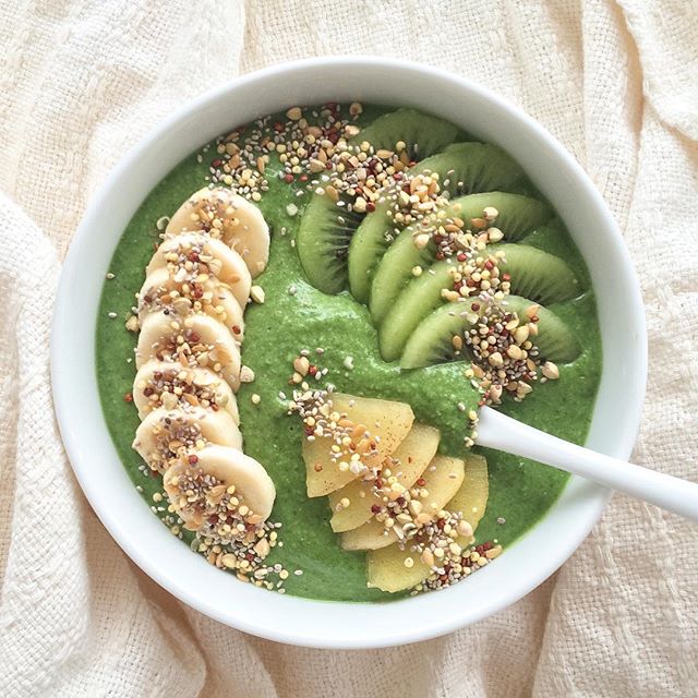 Green Smoothie Bowl by curlsnchard | Quick & Easy Recipe | The Feedfeed