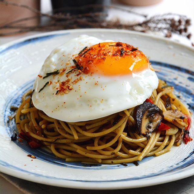 Spaghetti With Shiitake Mushrooms, Preserved Olive Vegetables, Chili