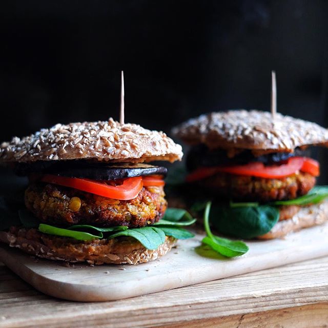 Sun-dried Tomato Hummus Burger by thesunshineeatery | Quick & Easy ...