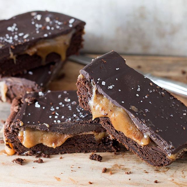 Caramel And Salted Chocolate Bars by errenskitchen | Quick & Easy ...