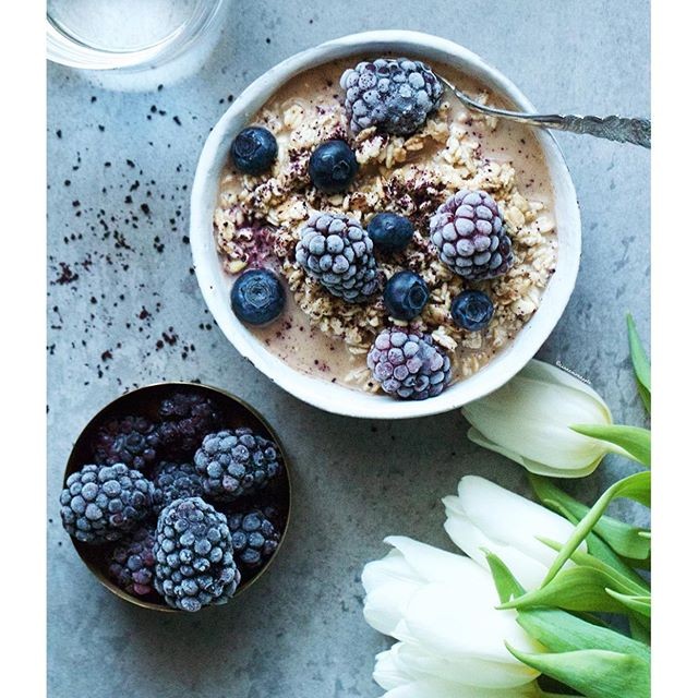 Berry Overnight Oats recipe by Vegan Eats & Lifestyle | The Feedfeed