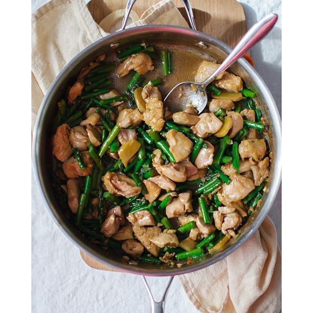 Chicken Stir Fry With Garlic, Ginger And Asparagus recipe