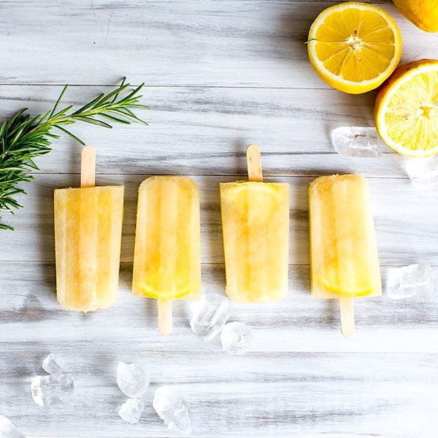 Quick and Easy Lemonade Ice Pops ~ The Moody Blonde