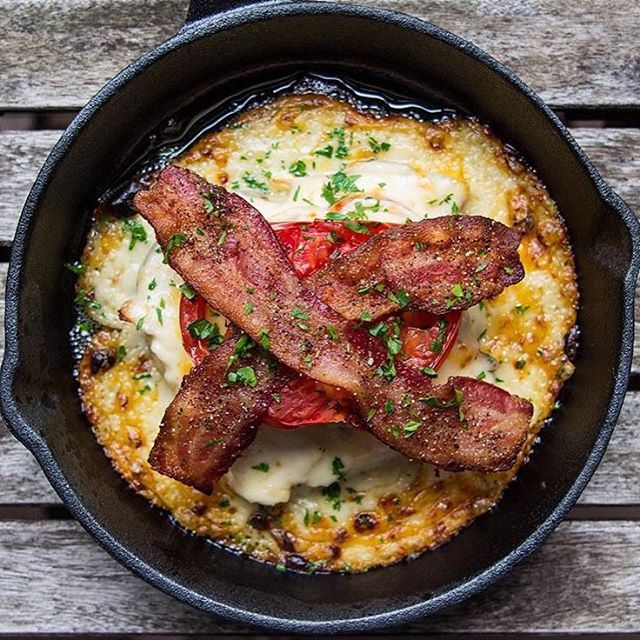 Kentucky Hot Brown Sandwich With Turkey, Peppered Bacon And Cheddar