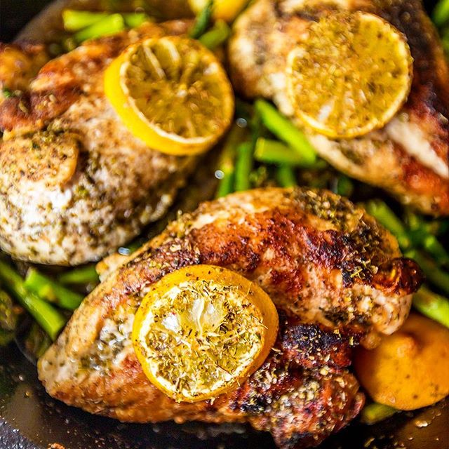 Roasted One Pot Lemon Chicken And Asparagus by sweetcsdesigns | Quick ...