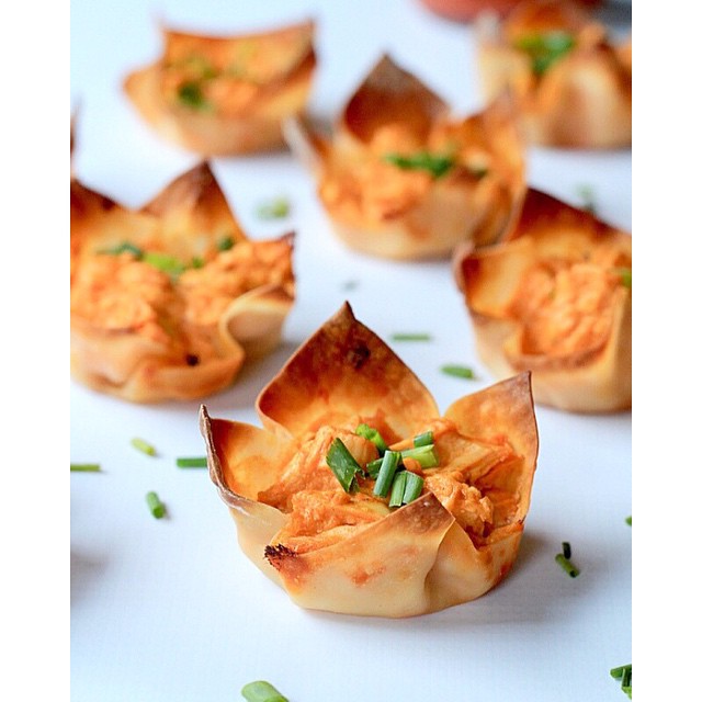 Skinny Buffalo Chicken Wonton Cups With Hot Sauce, Cream Cheese
