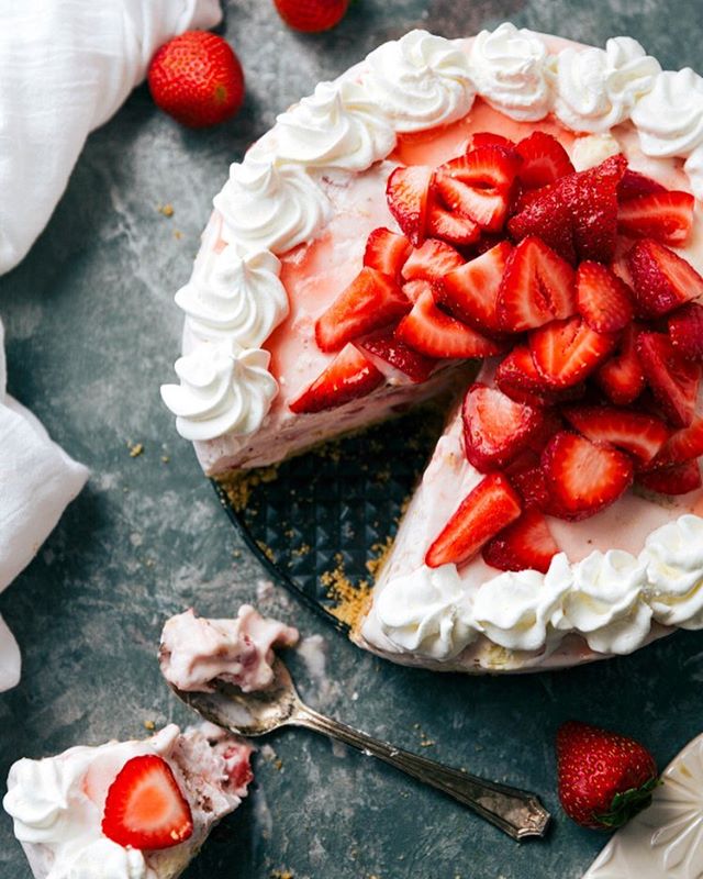 No Bake Strawberry Cheesecake Ice Cream Pie Recipe | The Feedfeed