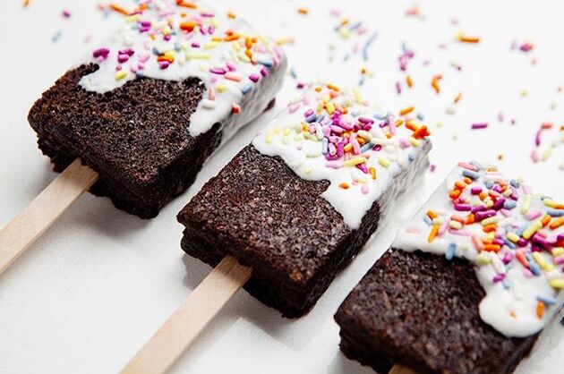 Cake pops brownie with dark chocolate | Palmiye