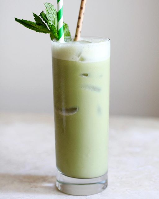 Quick & Easy Iced Matcha Latte - Oh, How Civilized