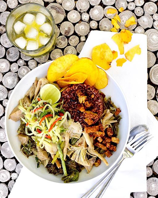 Indonesian Jackfruit And Mushroom Curry With Red Rice, Cripsy Tempeh