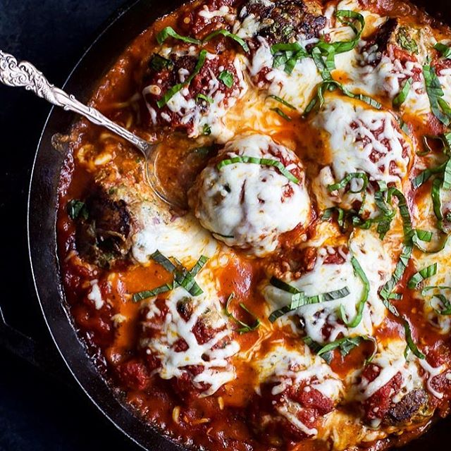 Spinach And Turkey Baked Meatball Skillet With Marinara Sauce And ...