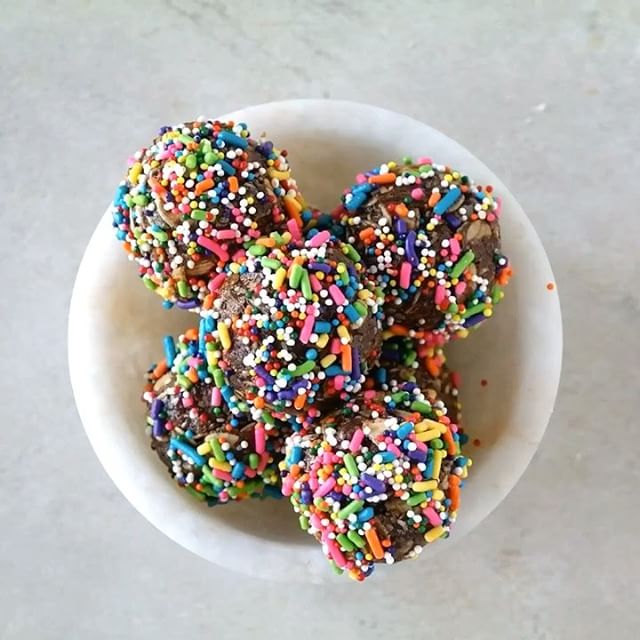 Chocolate Almond Butter Energy Bites recipe by Jessica Merchant The Feedfeed