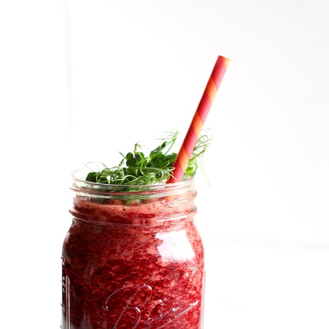 Carrot, Beet, Wheat Grass, Pea Shoot, Apple, Lemon, Ginger And Jalapeño