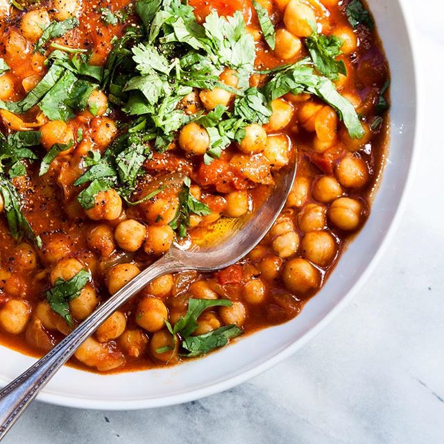 Moroccan Chickpea Tagine With Seven Spices And Tomatoes-image