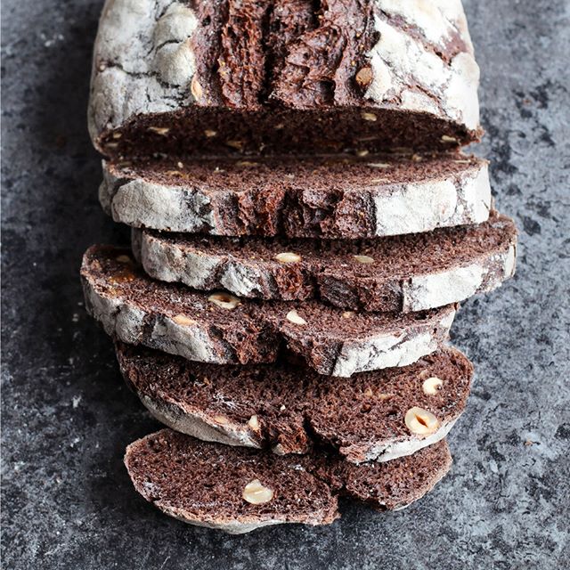 Hazelnut Cocoa Sourdough With Figs by maikinmokomin Quick & Easy