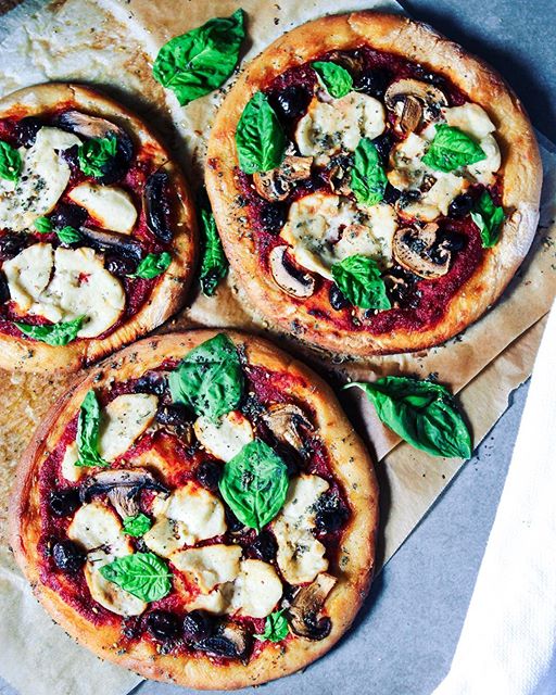 Pizza With Vegan Mozzarella Cheese by nathaliesader | Quick & Easy ...