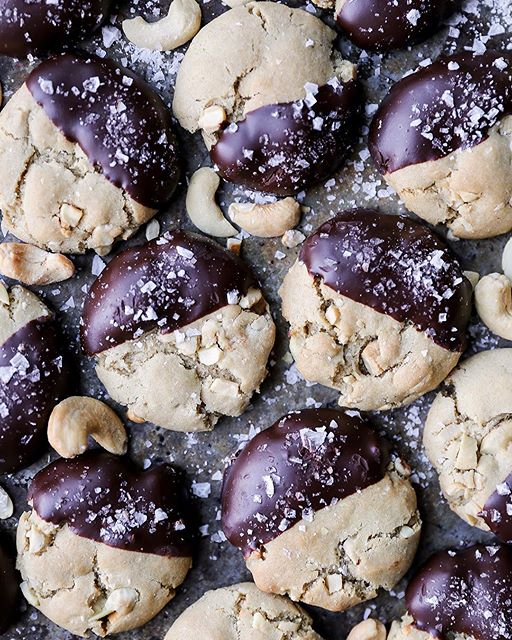 Cashew Cookies With Salted Chocolate by floatingkitchen | Quick &amp; Easy ...
