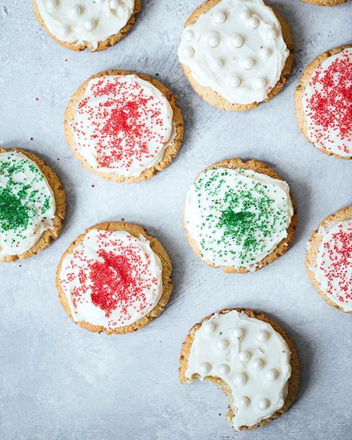 Soft Baked Almond Flour Sugar Cookies With Vanilla Buttercream Recipe ...