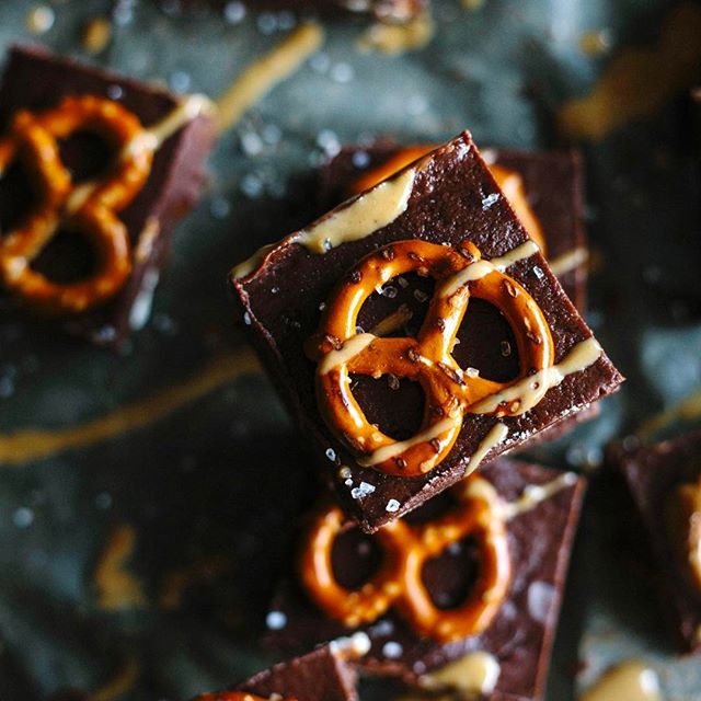 Peanut Butter And Chocolate Fudge With Pretzels by thealmondeater