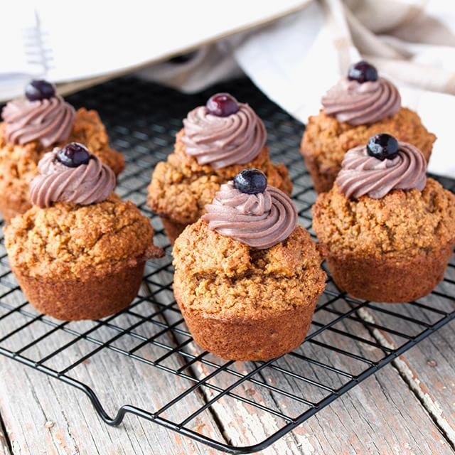 Vanilla Cupcake Muffins With White Chocolate Blueberry Frosting Recipe By Karen Kitto The Feedfeed