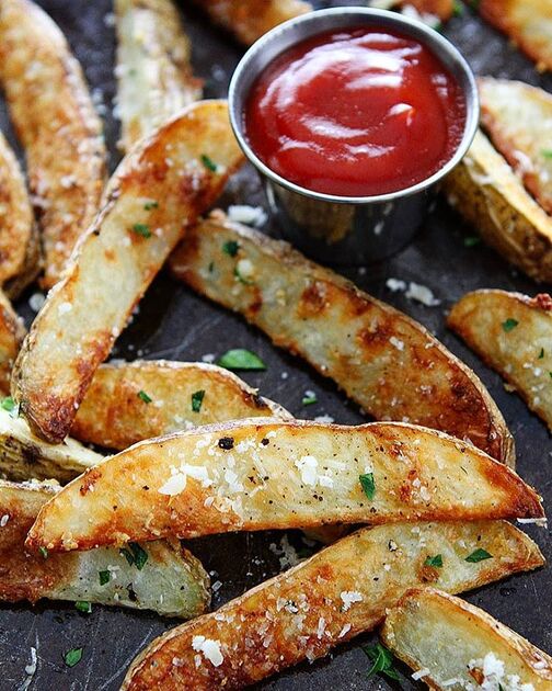 Crispy Garlic Baked Potato Wedges - Cafe Delites