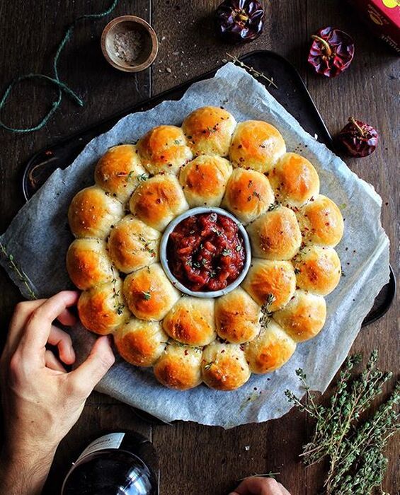 Thyme & Smoke Chili Pull Apart Bread With Roasted Red Pepper & Tomato Dip  by avantgardevegan | Quick & Easy Recipe | The Feedfeed