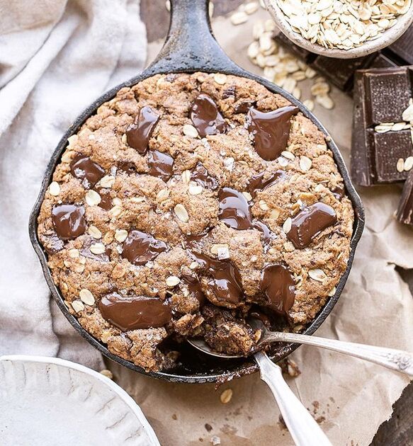 Almond Butter Chocolate Chip Skillet Cookie - Kalefornia Kravings