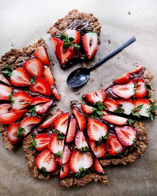 Muesli And Strawberry Tart With Nutella by micadeli_ Quick & Easy