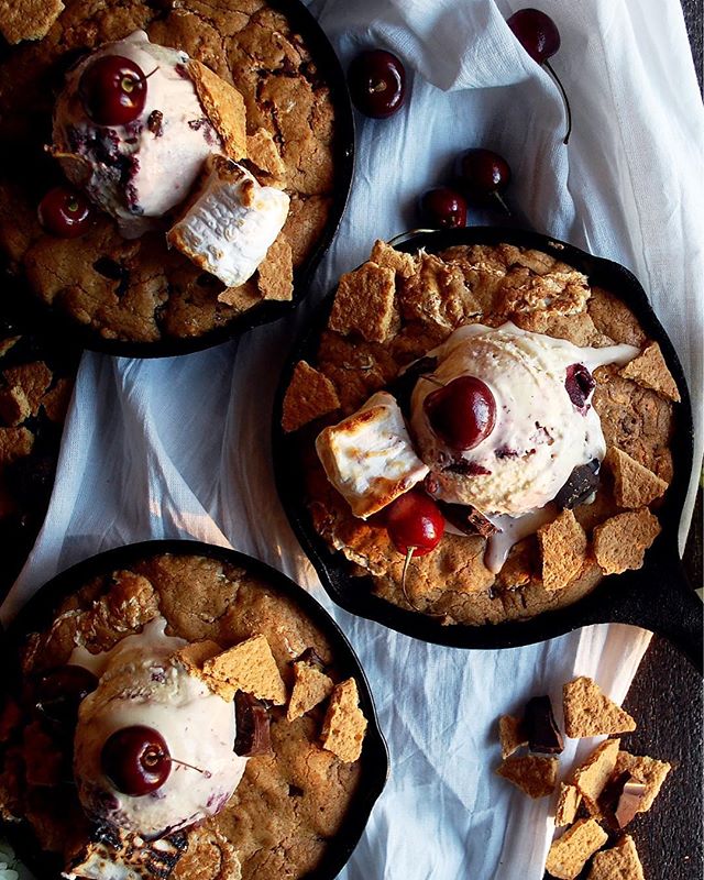 Toasted Marshmallow And Chocolate Graham Cracker Skillet Cookie by