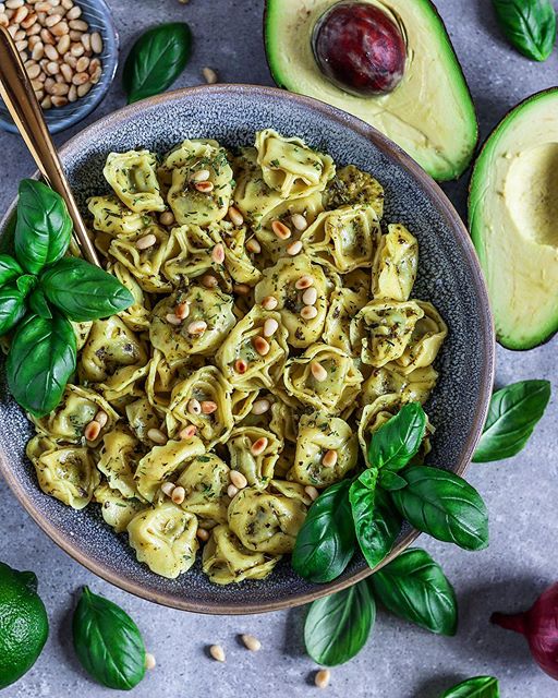 Avocado Basil Hemp Pesto Tortellini by biancazapatka Quick & Easy