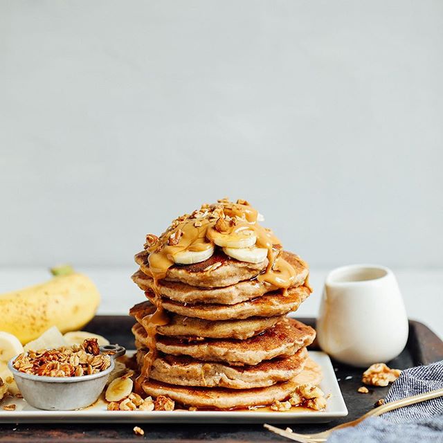 Fluffy Banana Walnut Pancakes recipe by MINIMALIST BAKER ...
