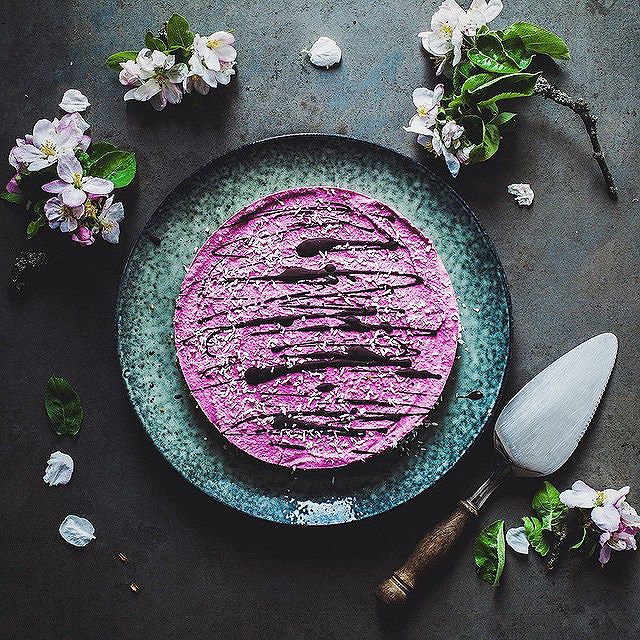 Vegan And Raw Raspberry Cashew Cake Recipe | The Feedfeed