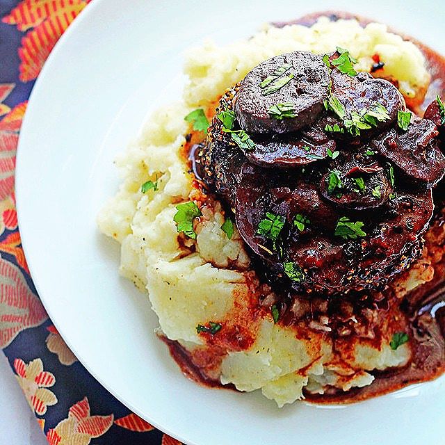 Peppercorn Crusted Filet Mignon With Mushroom Red Wine Sauce Recipe