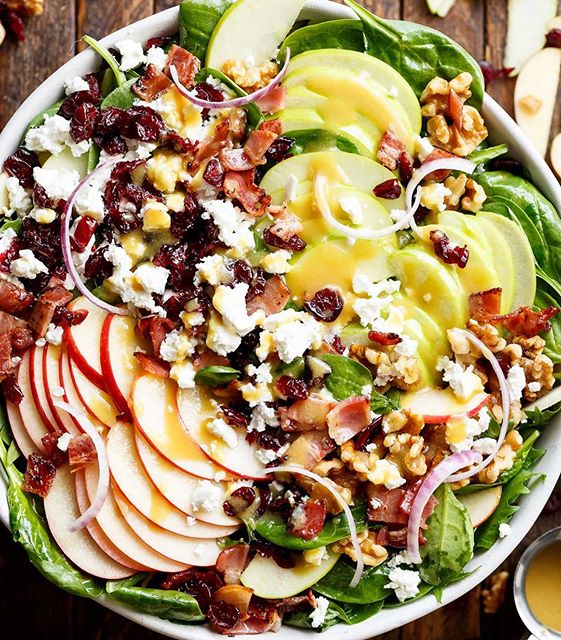 Spinach Salad With Bacon, Apples, Dried Cranberries, Walnuts And Honey