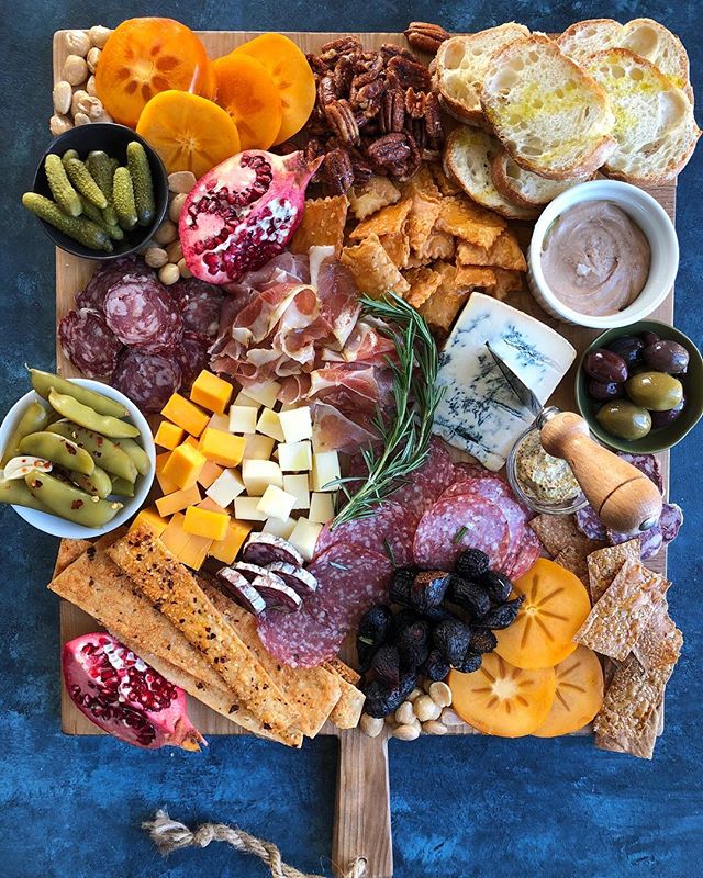 Holiday Charcuterie Cheese Board With Persimmons And Figs Recipe | The ...