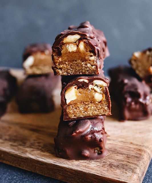 Chocolate Almond Caramel Bars by anna.culina Quick & Easy Recipe