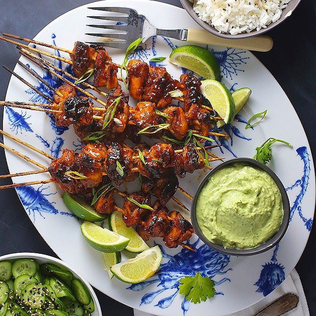 Spicy Asian Chicken Skewers With Creamy Avocado-cilantro & Lime Sauce ...