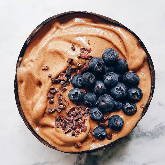 Chocolate, Peanut Butter And Banana Smoothie Bowl With Blueberries And Cacao  Nibs by melonrouge | Quick & Easy Recipe | The Feedfeed