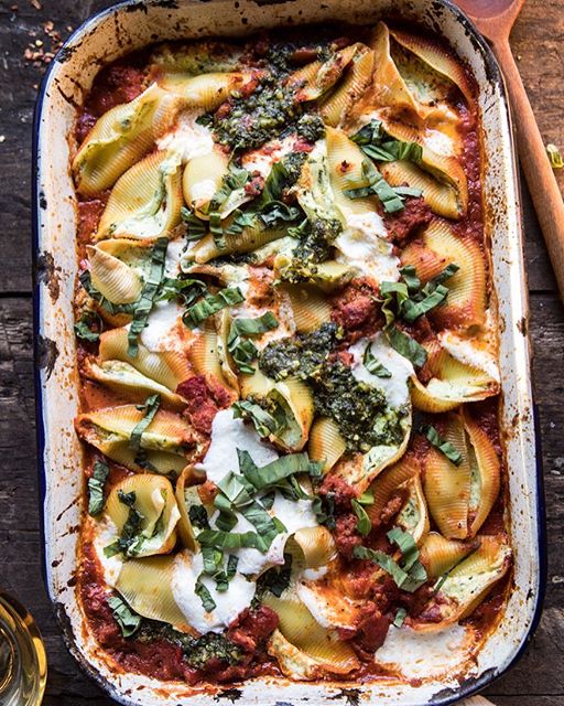 pesto-cheese-stuffed-pasta-shell-bake-with-vodka-sauce-by