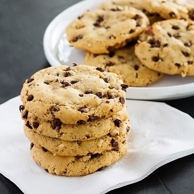 Thick Chocolate Chip Cookies (Texas Size!) - House of Yumm