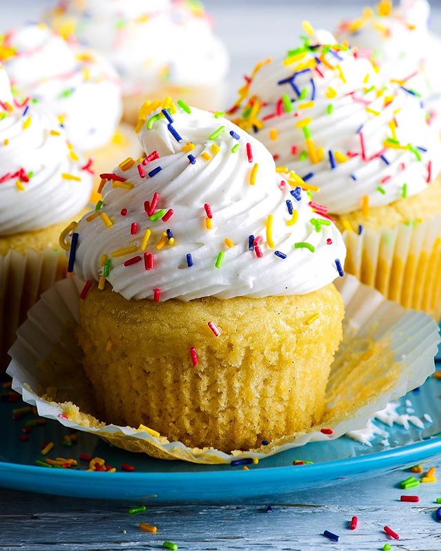 Classic Vanilla Cupcake Recipe - Easy Recipes Today