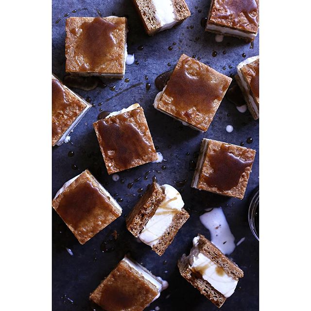 Vanilla Bean Ice Cream Sandwiches With Coconut Caramel Sauce by tutti